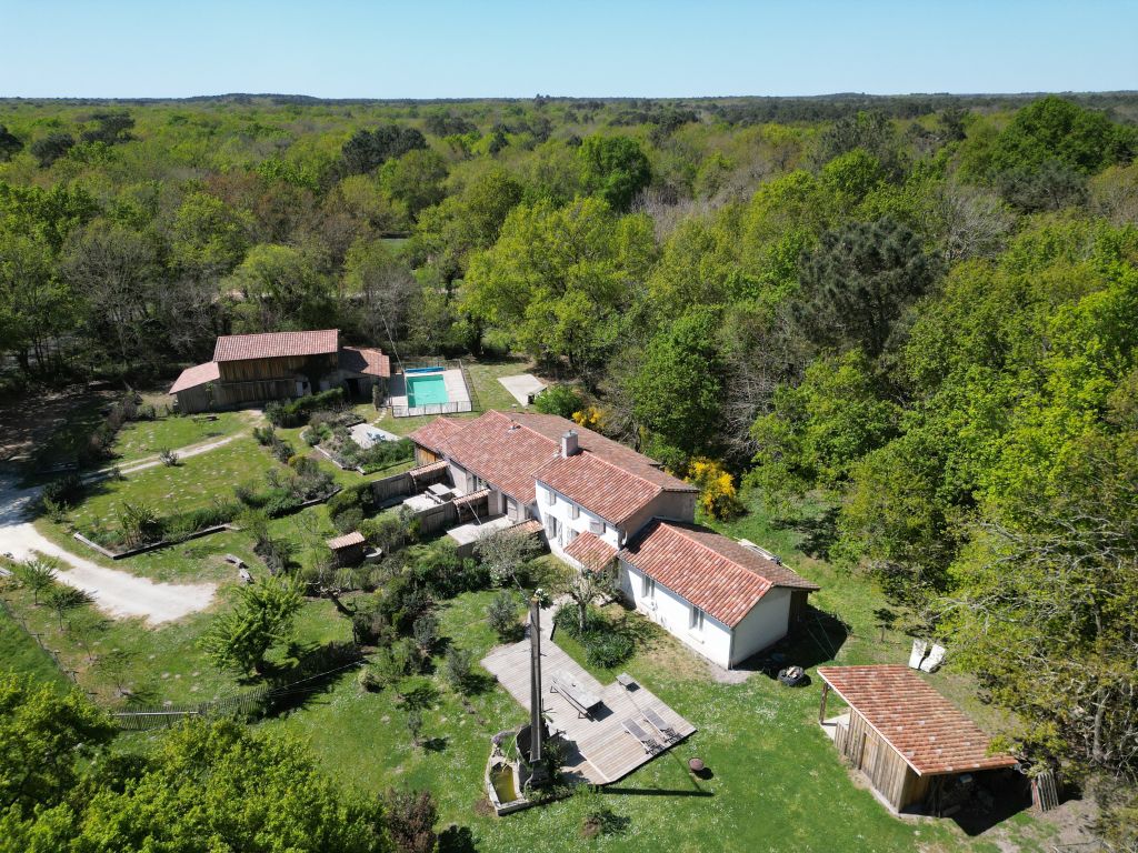 propriété 10 Pièces en vente sur Vensac (33590) - Plus de details