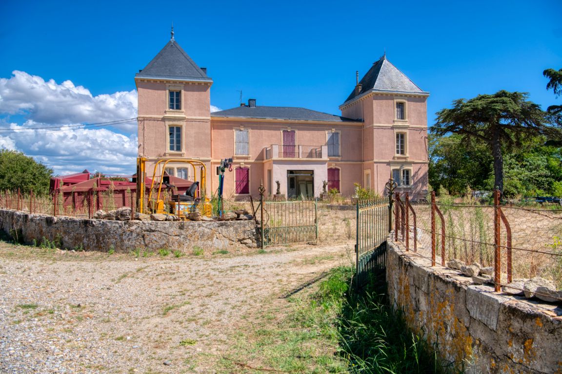 château 90 Pièces en vente sur Carcassonne (11000) - Plus de details